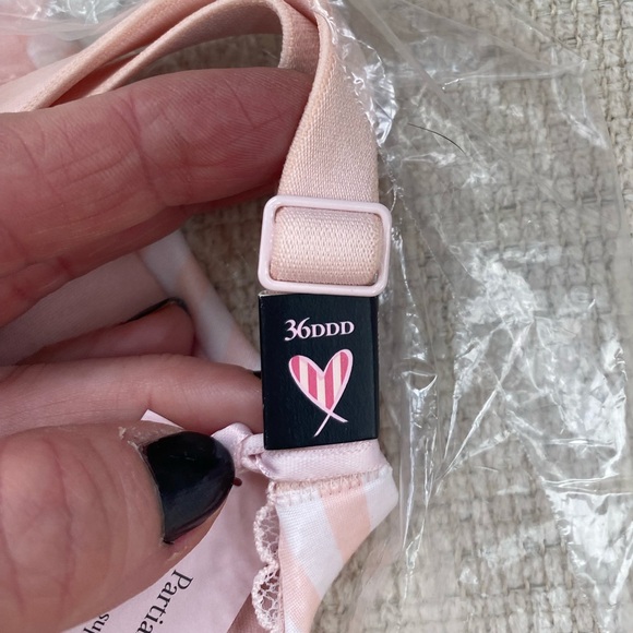 Victoria’s Secret bra - Picture 2 of 7